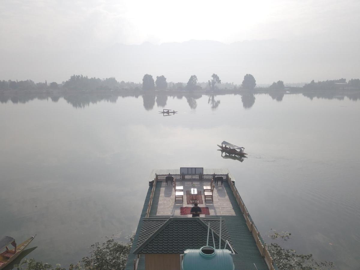 Khilona Luxury Heritage Houseboats Srīnagar Екстериор снимка