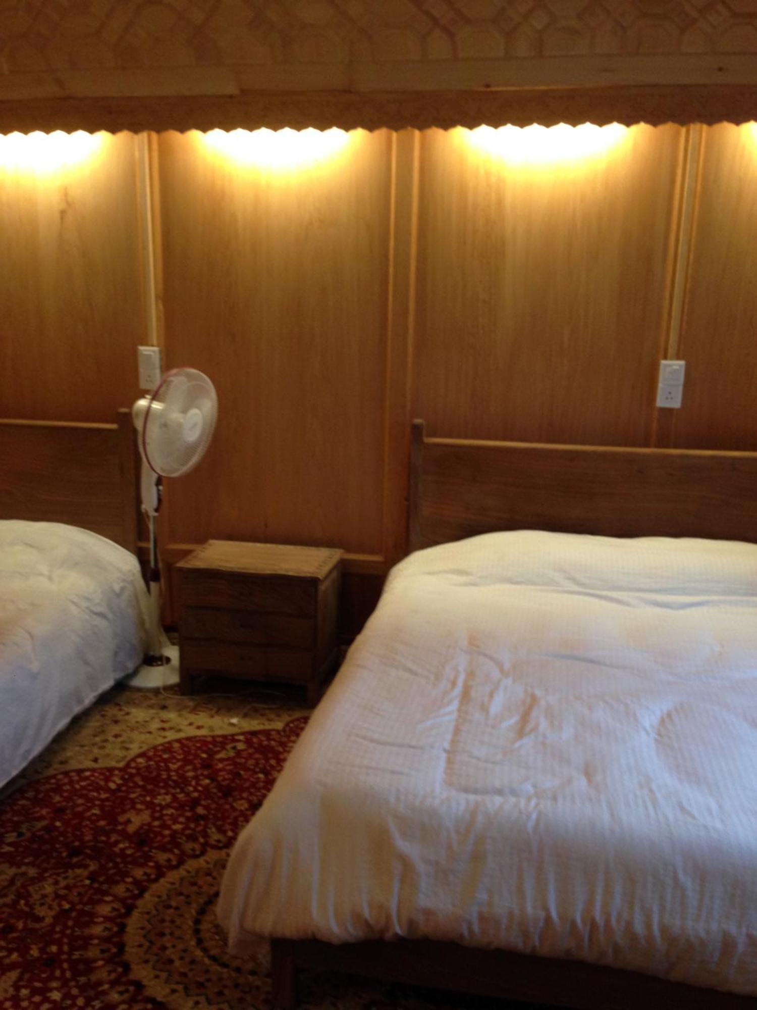 Khilona Luxury Heritage Houseboats Srīnagar Екстериор снимка