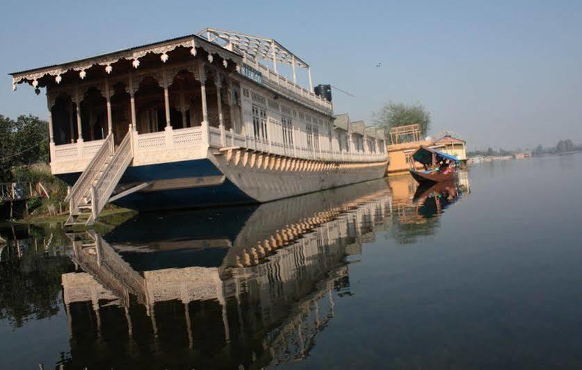 Khilona Luxury Heritage Houseboats Srīnagar Екстериор снимка